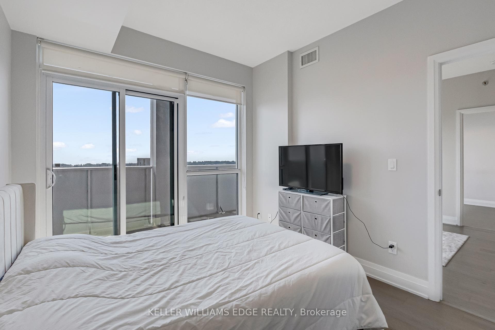 55 Speers Road Unit 1106 photo 26