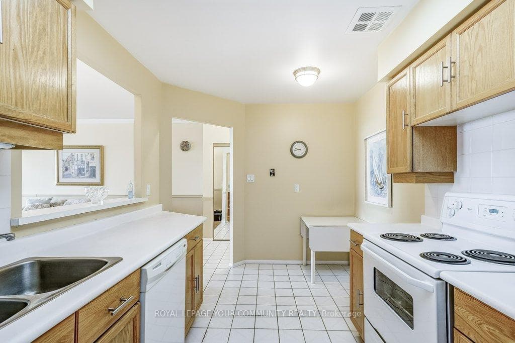 22 Clarissa Drive Unit PH 5 photo 9
