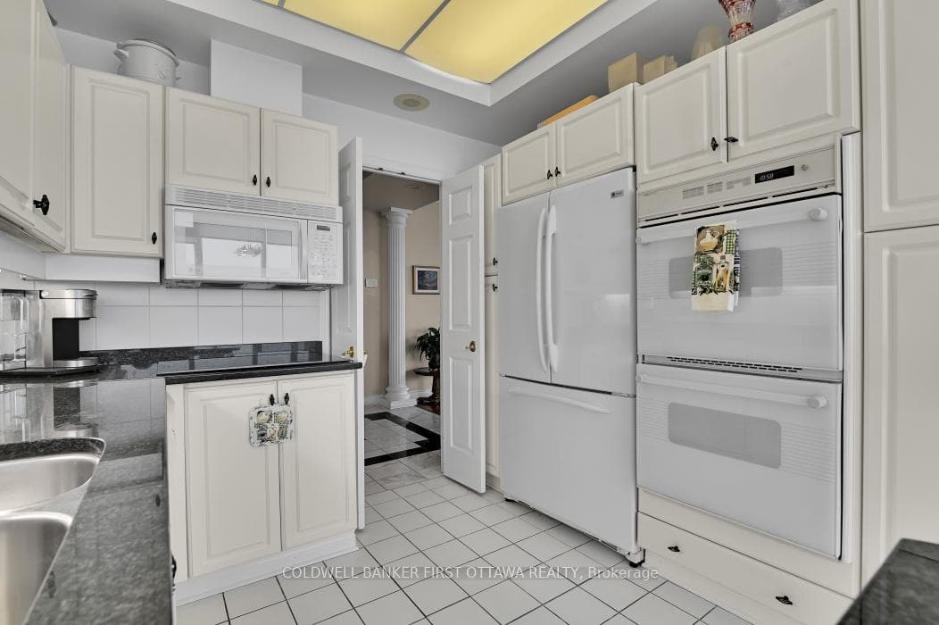 1480 Riverside Drive Unit 2702 photo 15