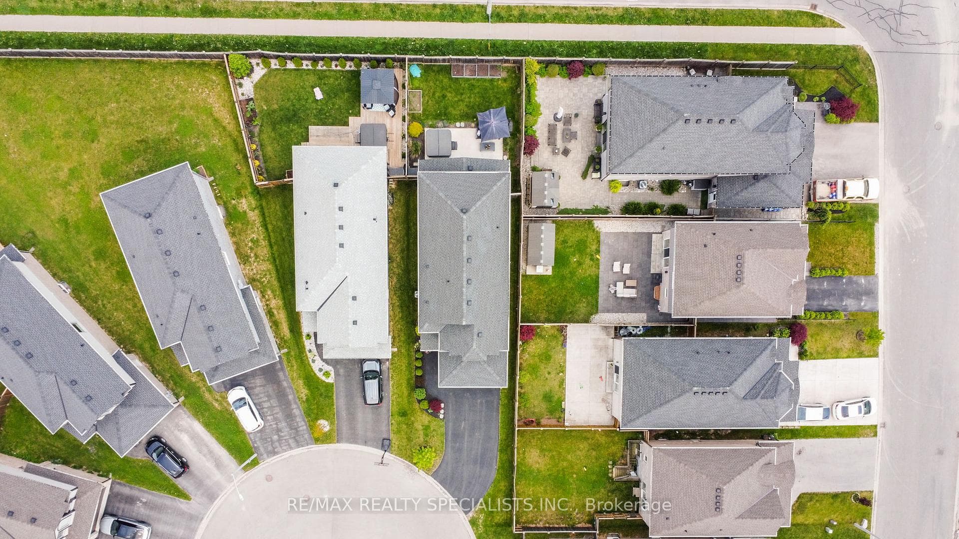 8369 JEFFREY Court photo 3