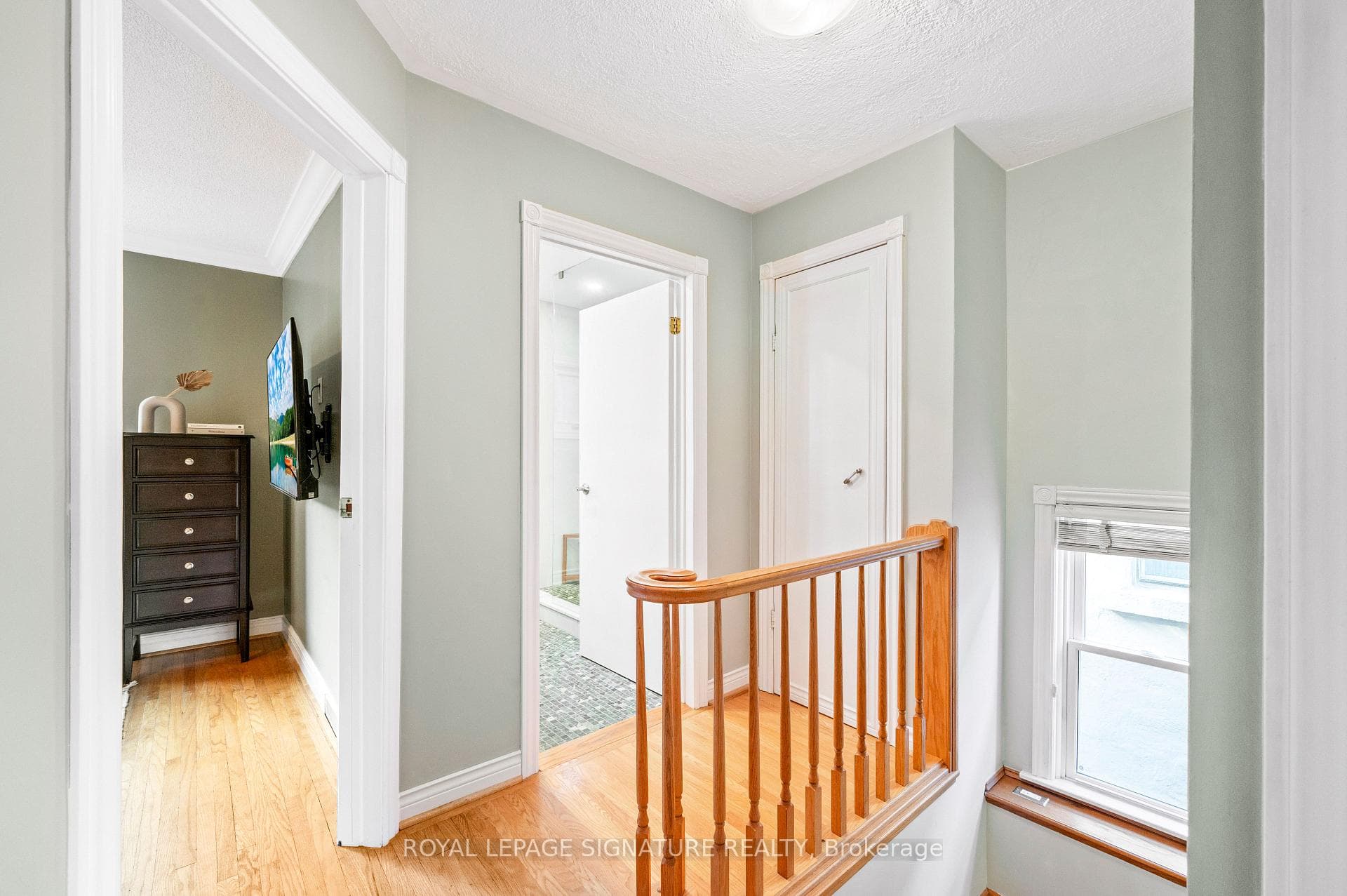 914 Royal York Road photo 21