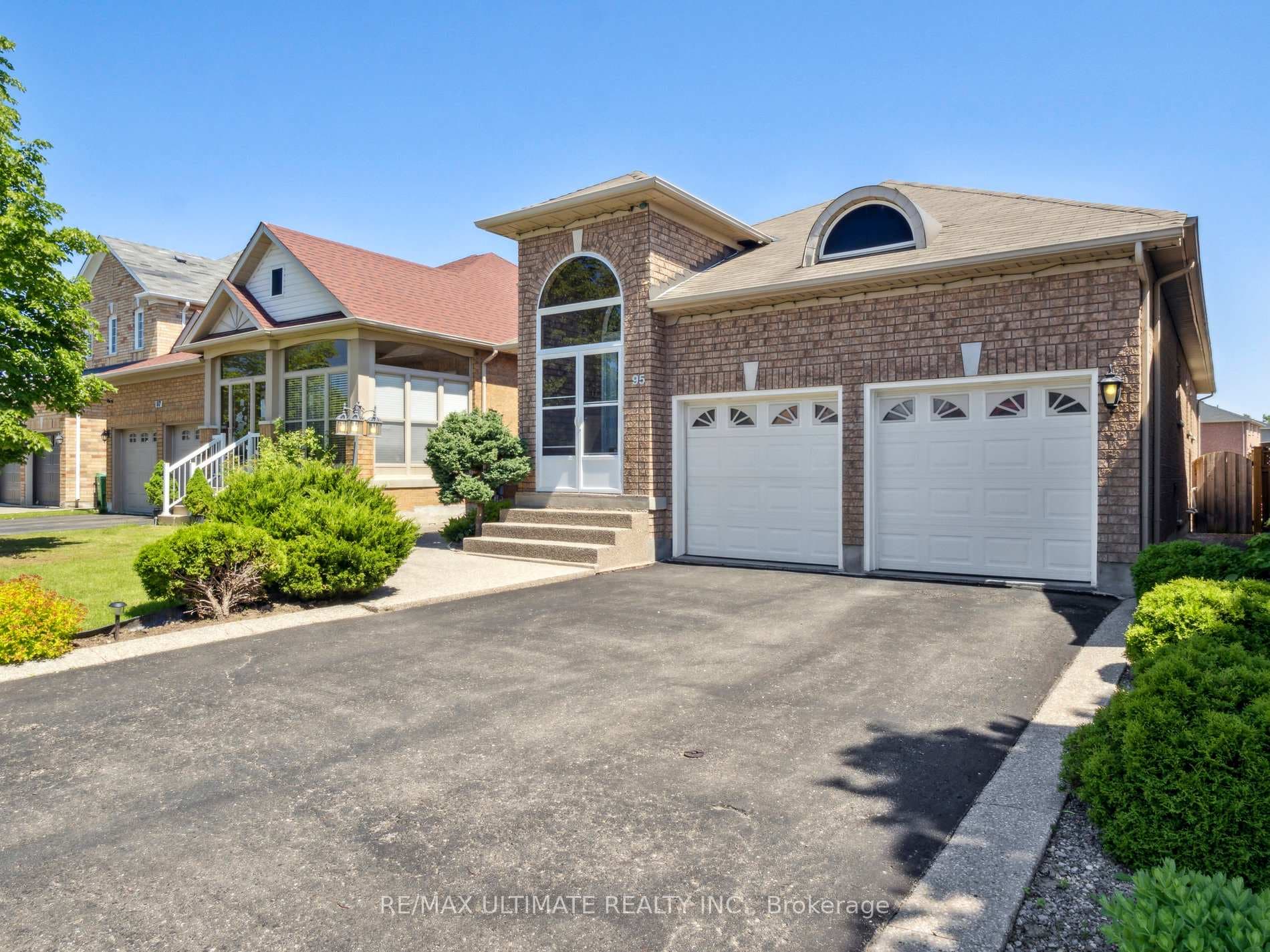 95 Earlsbridge Boulevard photo 1