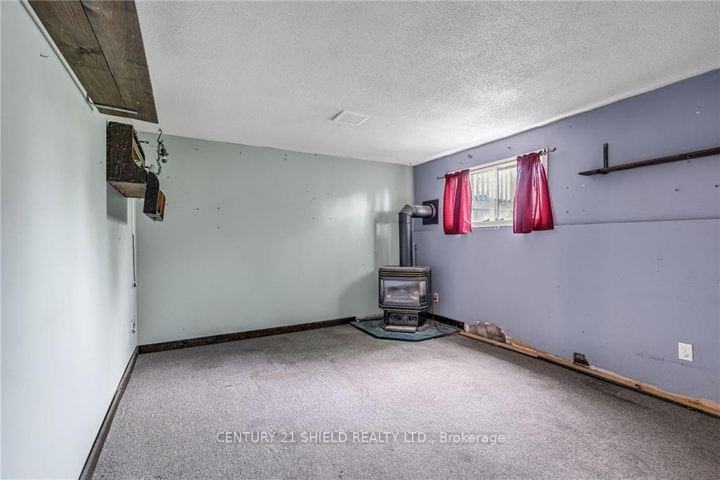 712 GLENGARRY Boulevard photo 8