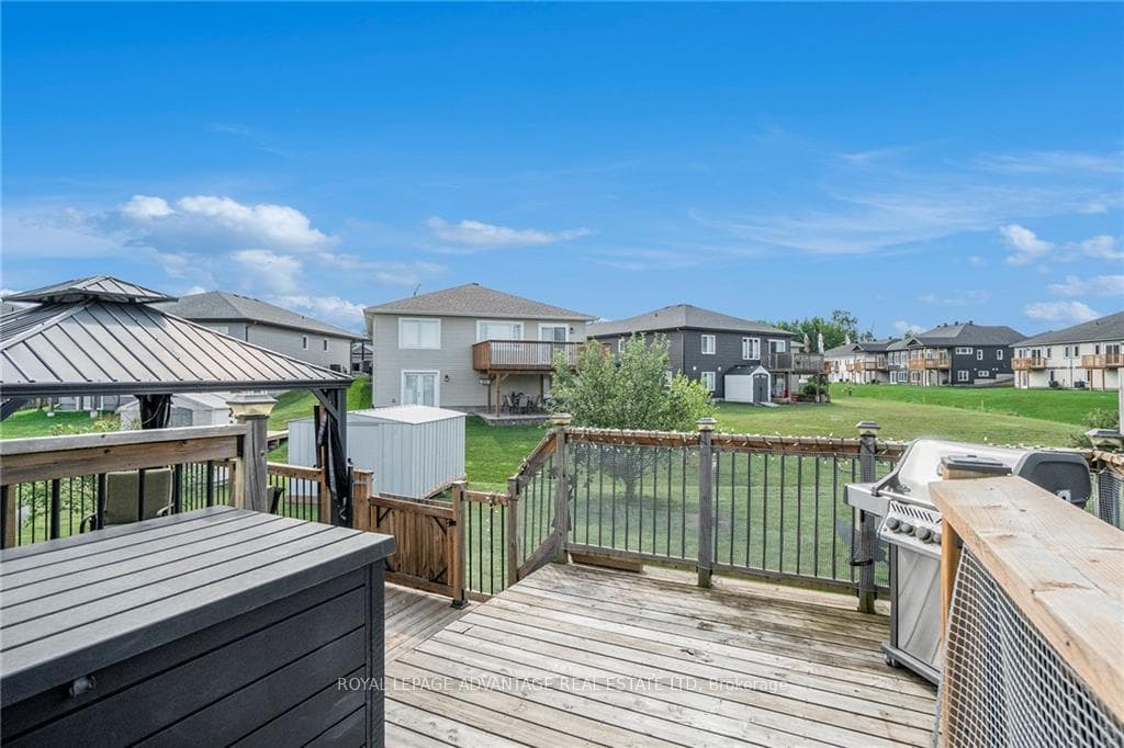 49 LEE Avenue photo 22