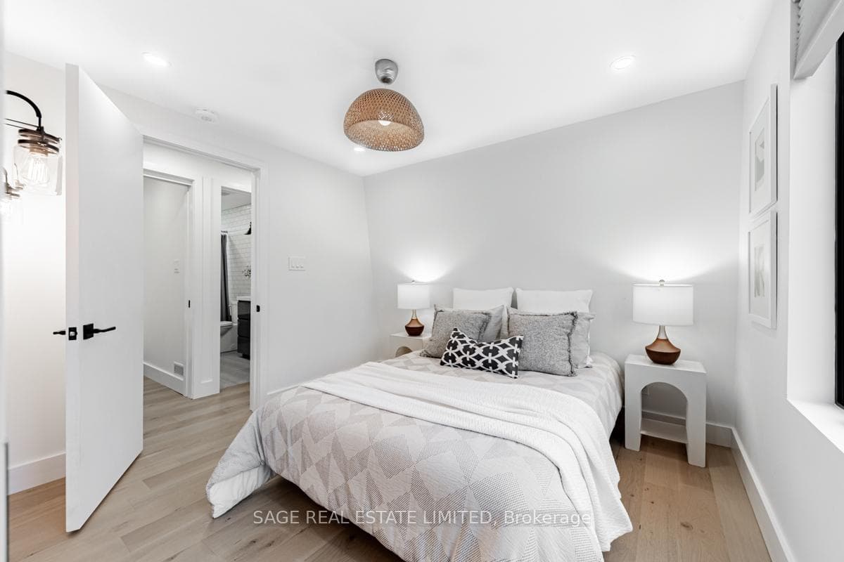 237 Lumsden Avenue photo 23