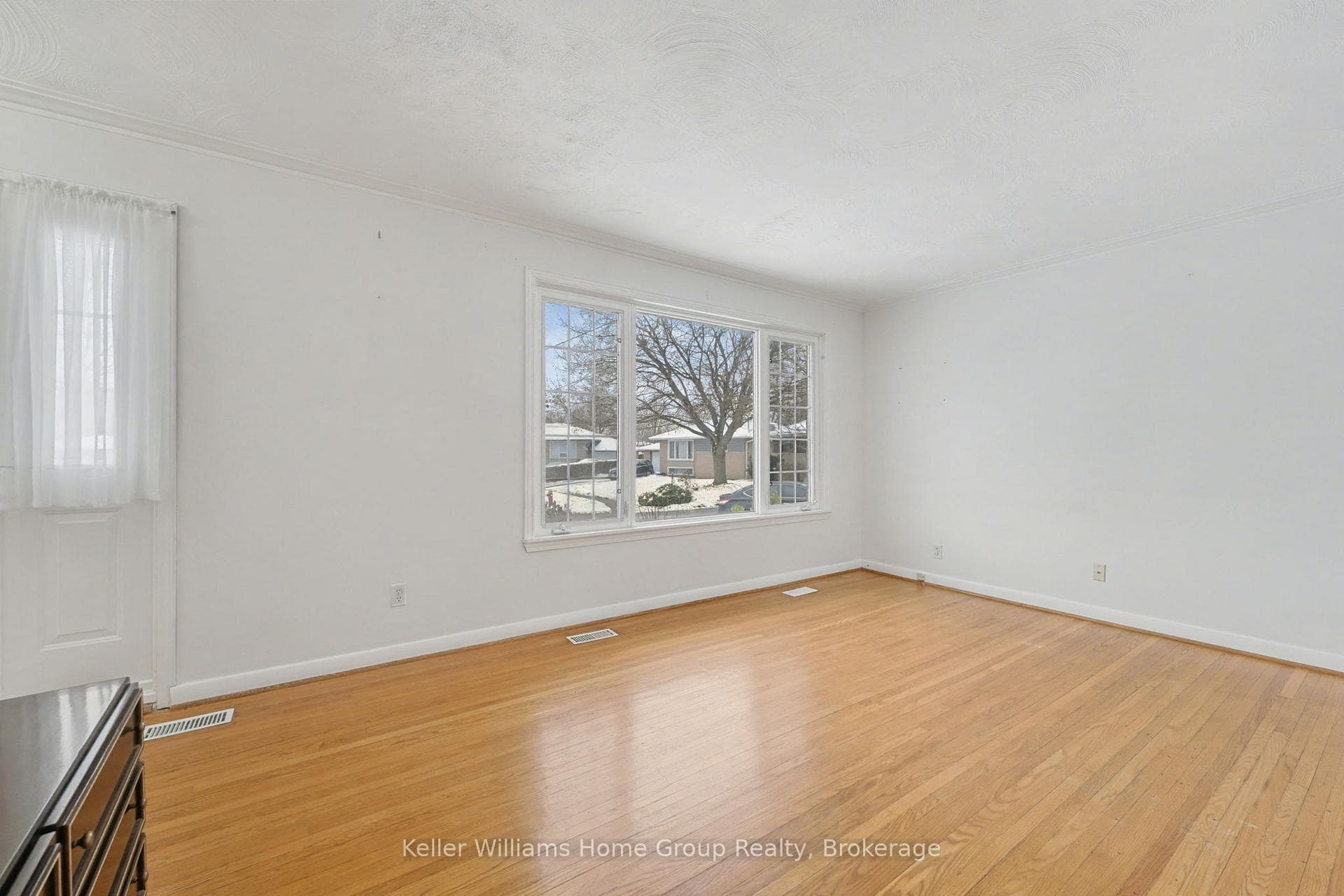 18 Gower Court photo 13