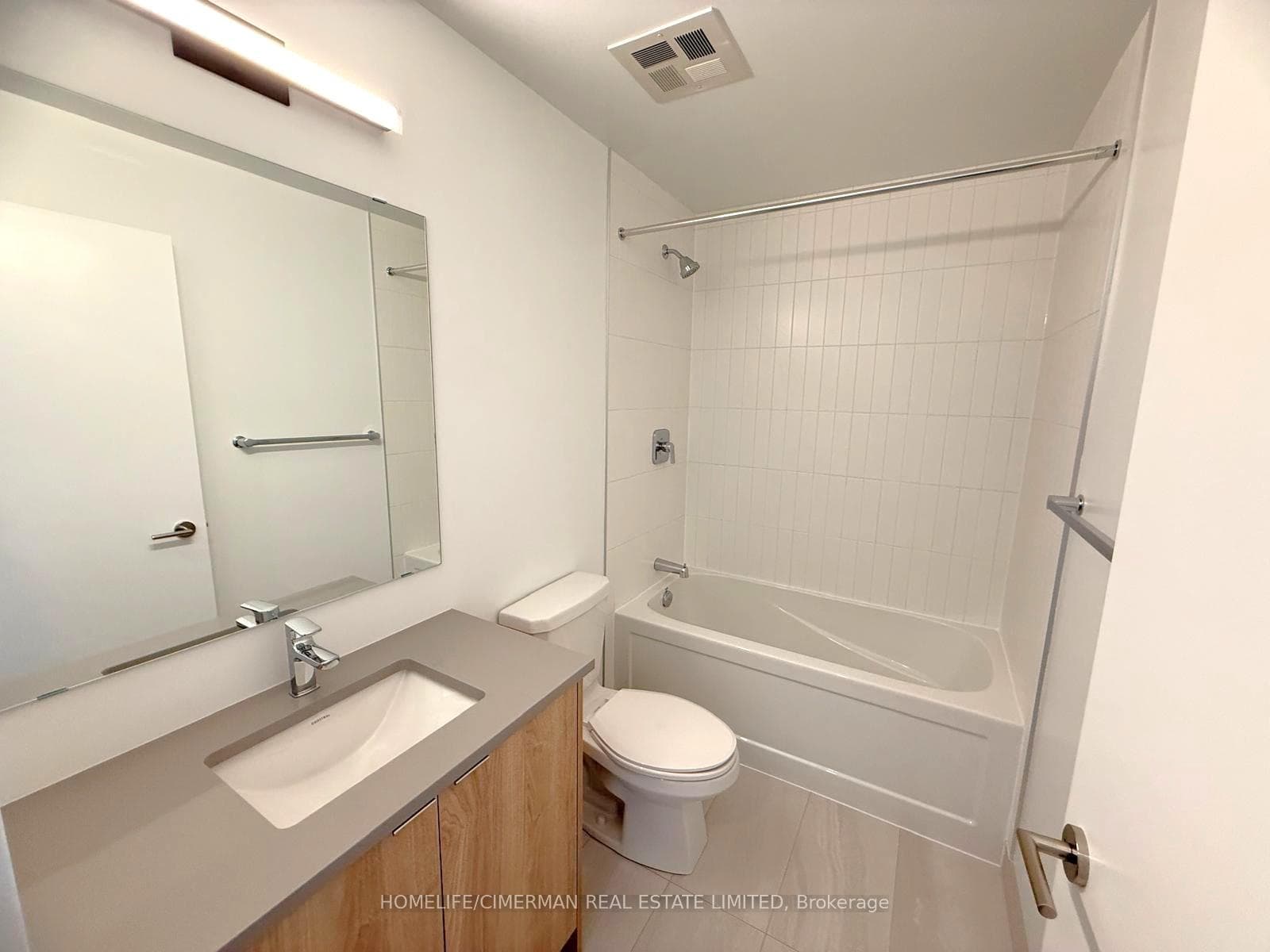 1660 Bloor Street Unit 810 photo 11