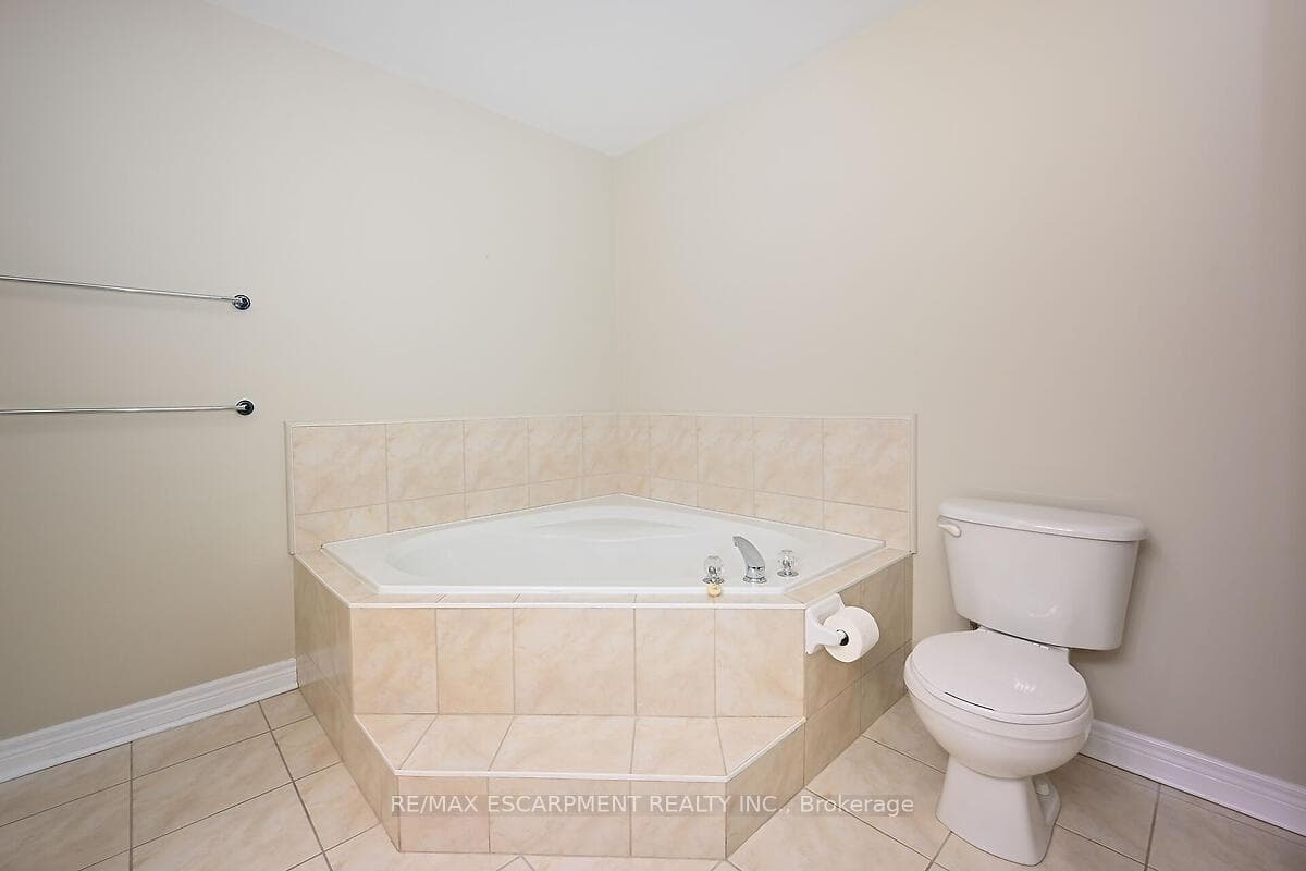 2000 Creekside Drive Unit 501 photo 21