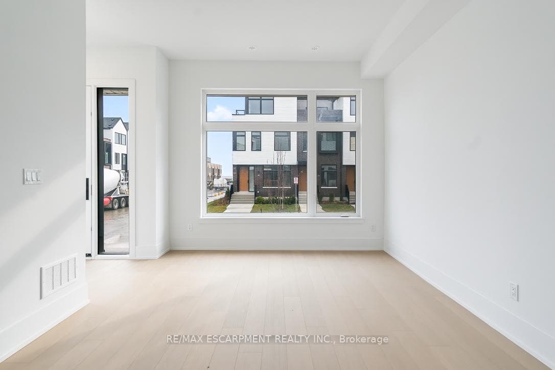 20 Lou Parsons Way Unit 19 photo 5