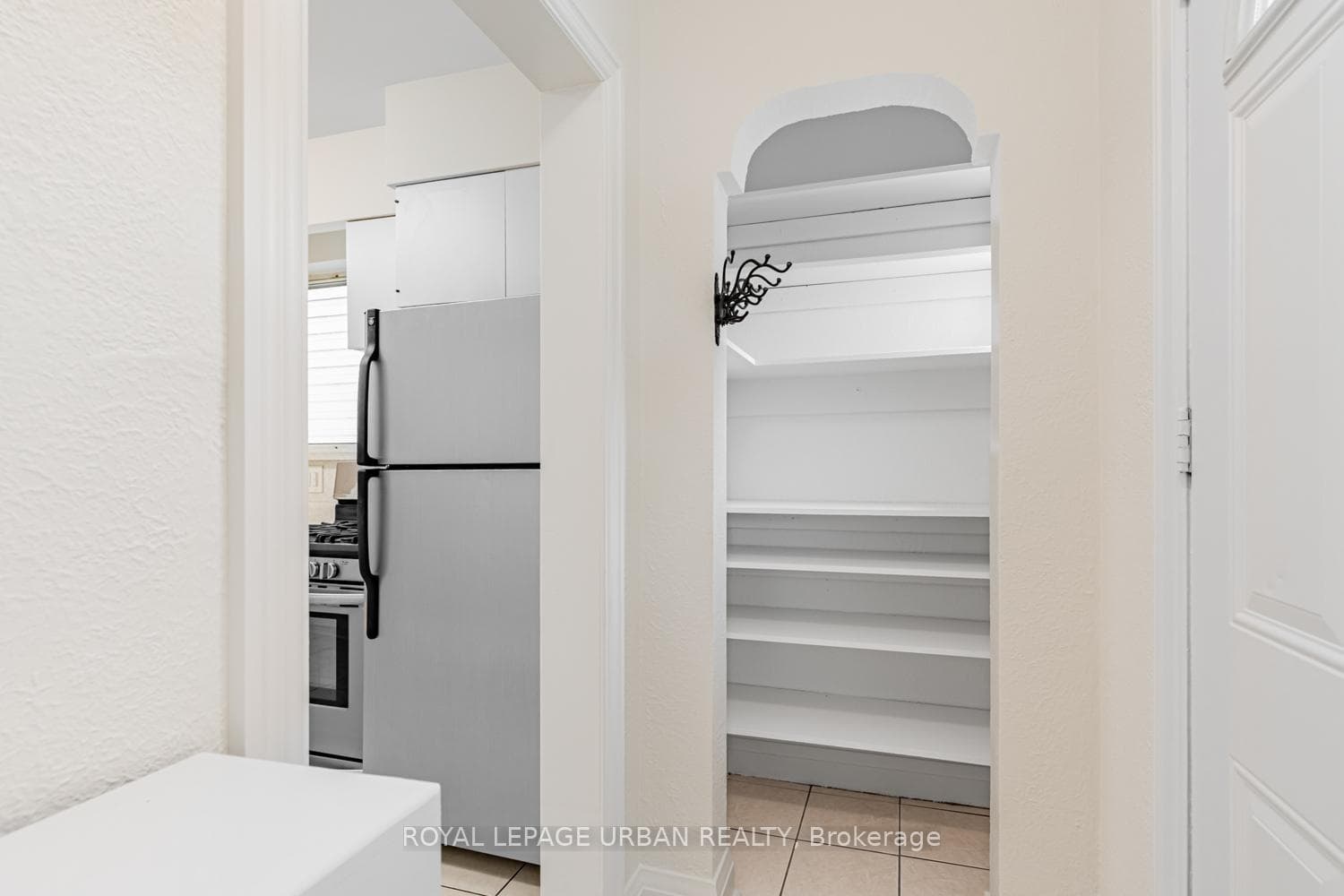 127 Cadorna Avenue photo 9