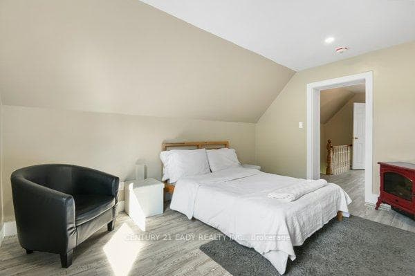 24 MUNROE Avenue photo 23