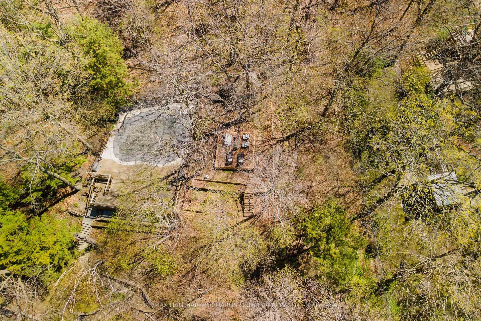 31 Fallingbrook Drive photo 35
