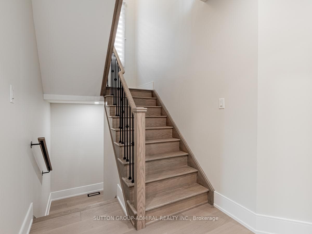 109 Barli Crescent photo 15