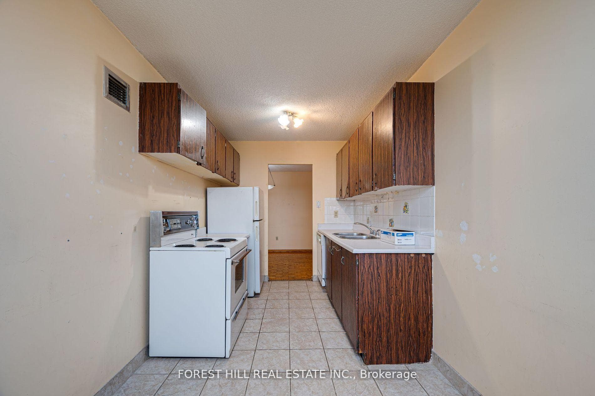 205 Hilda Avenue Unit 812 photo 6