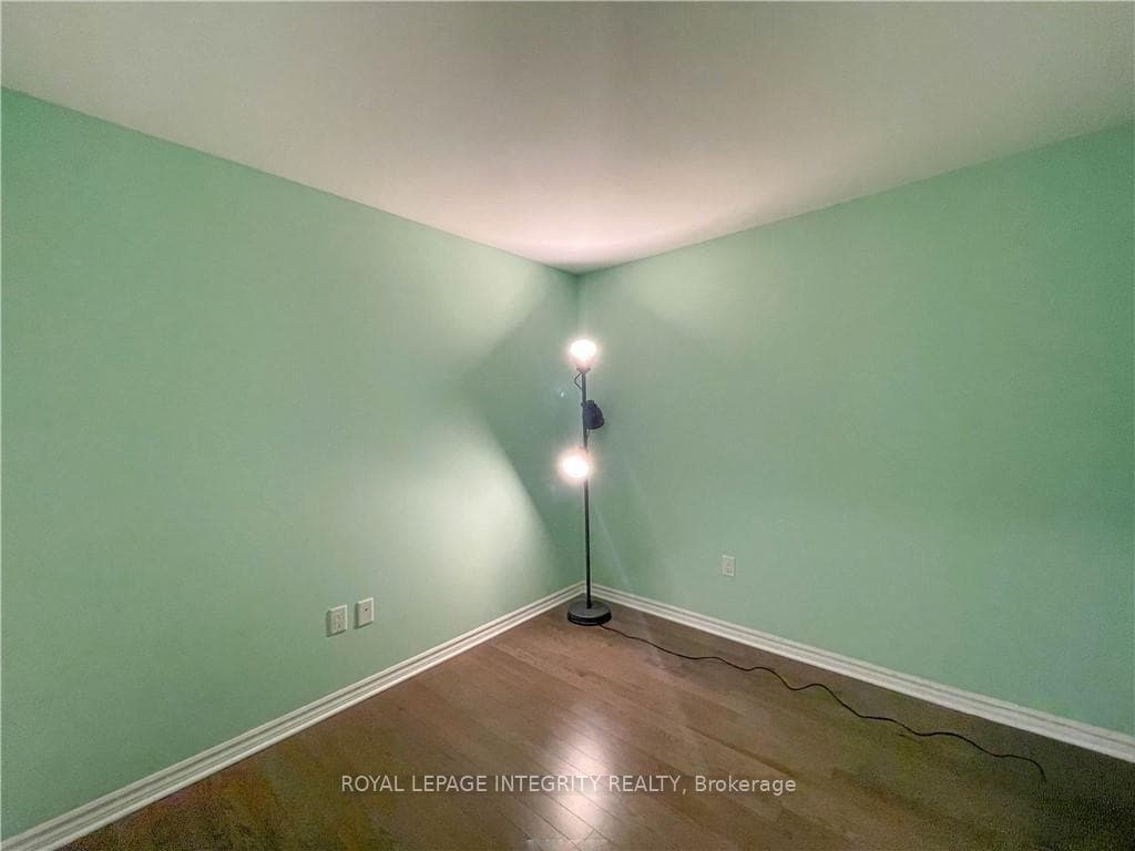 314 CENTRAL PARK Drive Unit 609 photo 22
