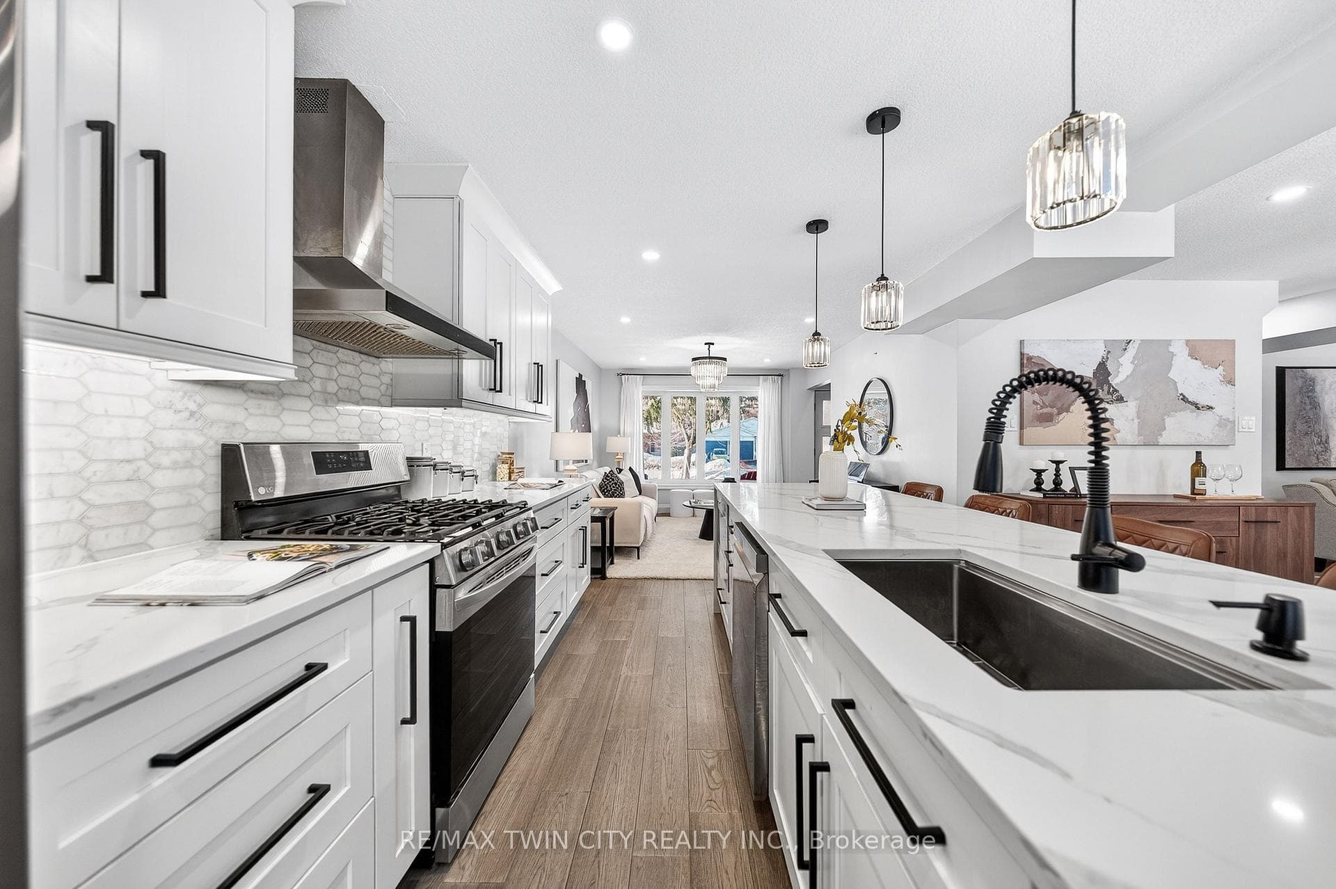 166 Westvale Drive photo 17