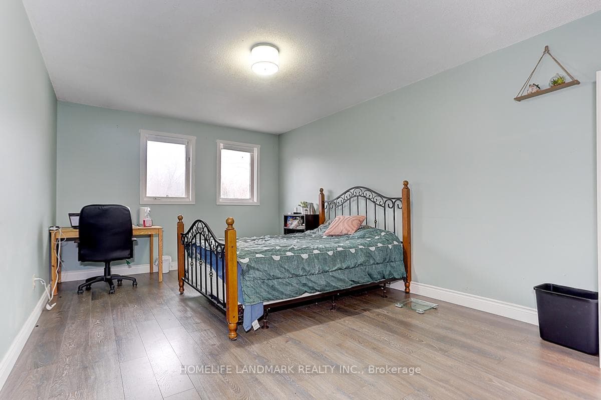 26 Amberglen Court photo 15