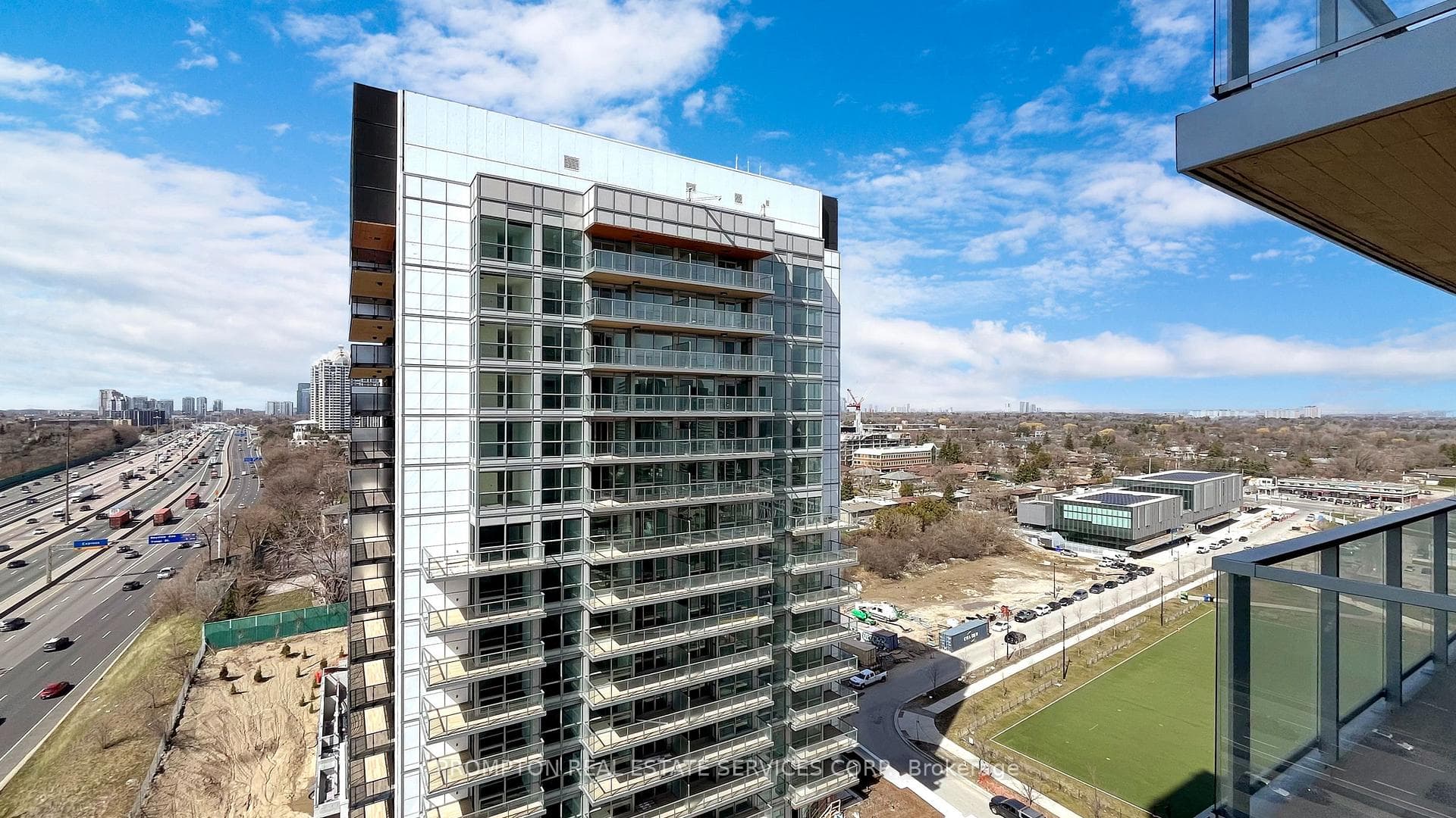 25 Mcmahon Drive Unit 1506 photo 32