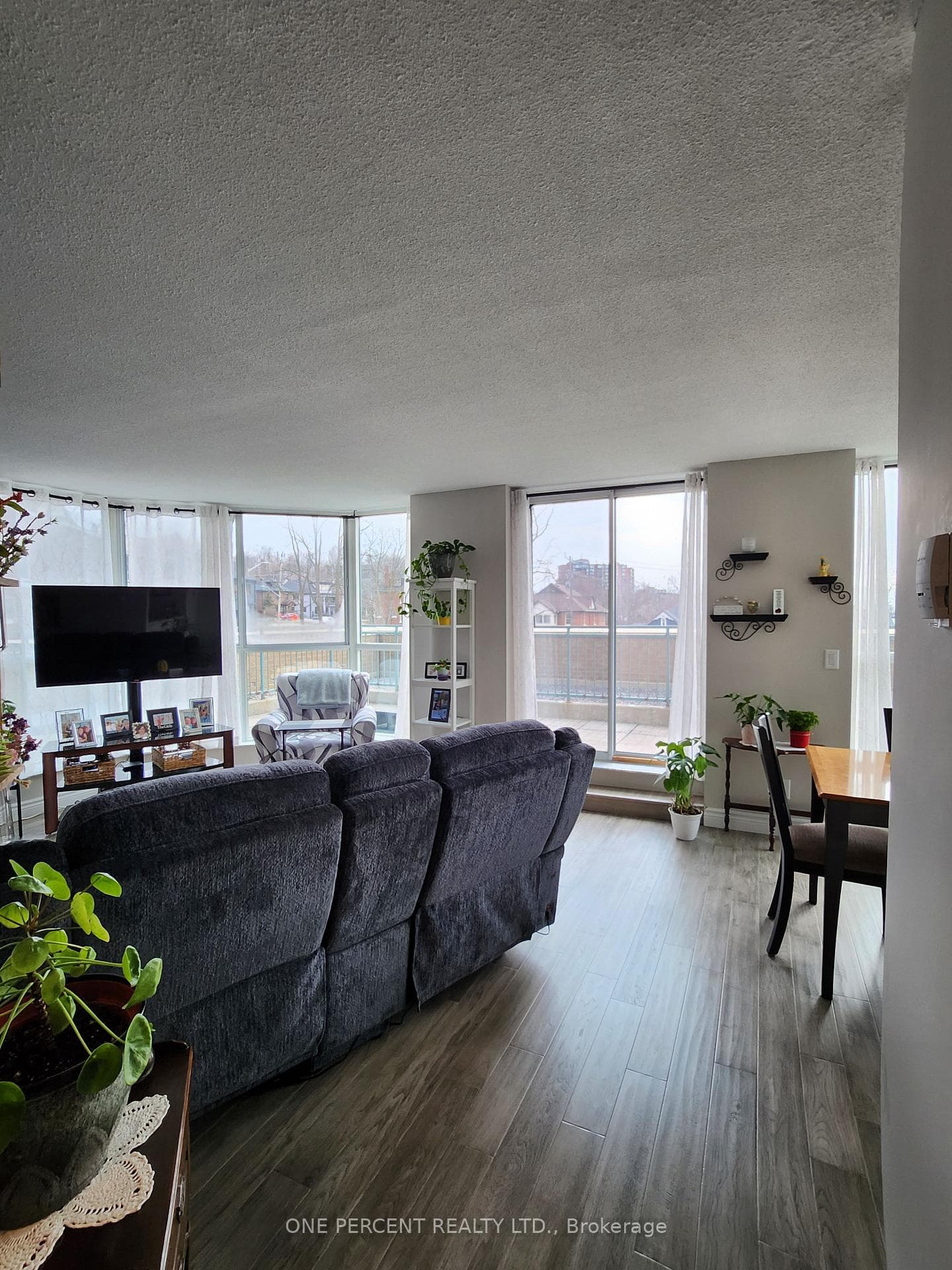 150 Dunlop Street Unit 311 photo 5