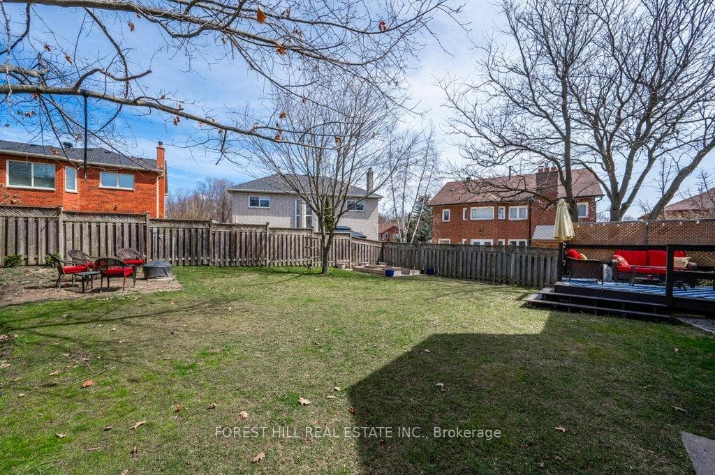 29 Fernbrook Crescent photo 37