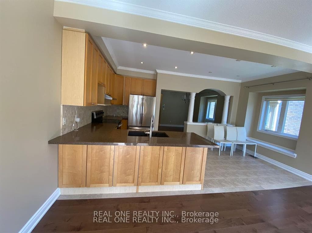 2460 Felhaber Crescent photo 10