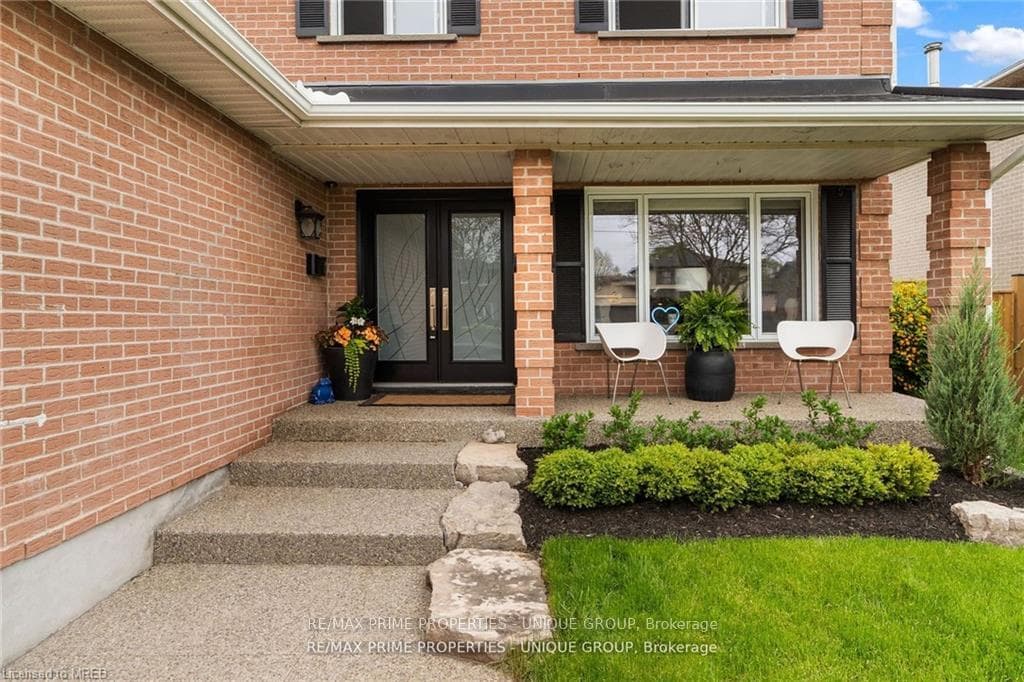293 Mississaga Street photo 2