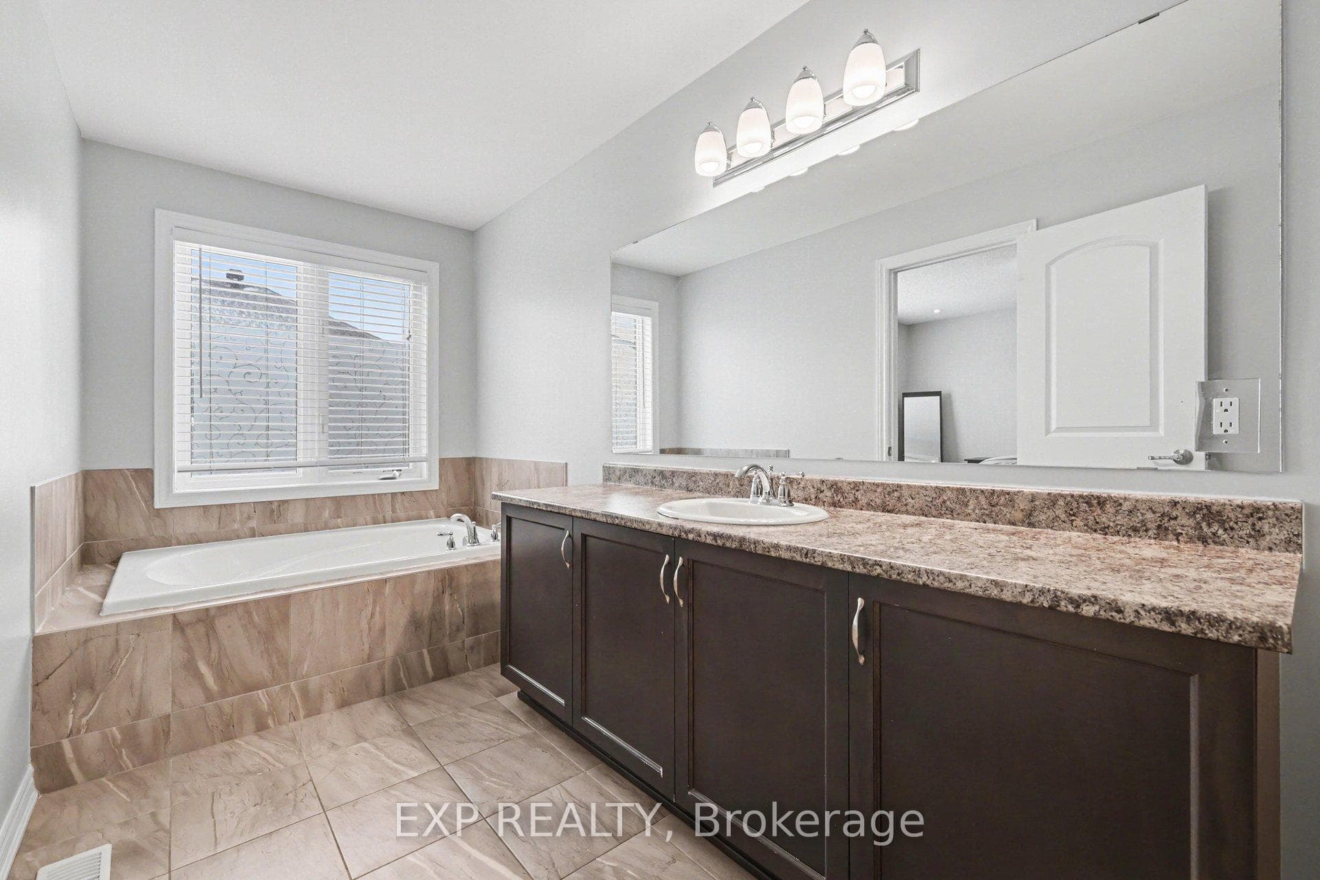 73 Bristling Crescent photo 30