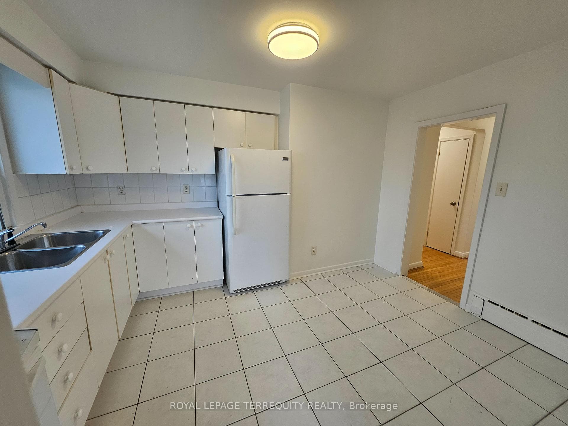 401 Winnett Avenue Unit 5 photo 31