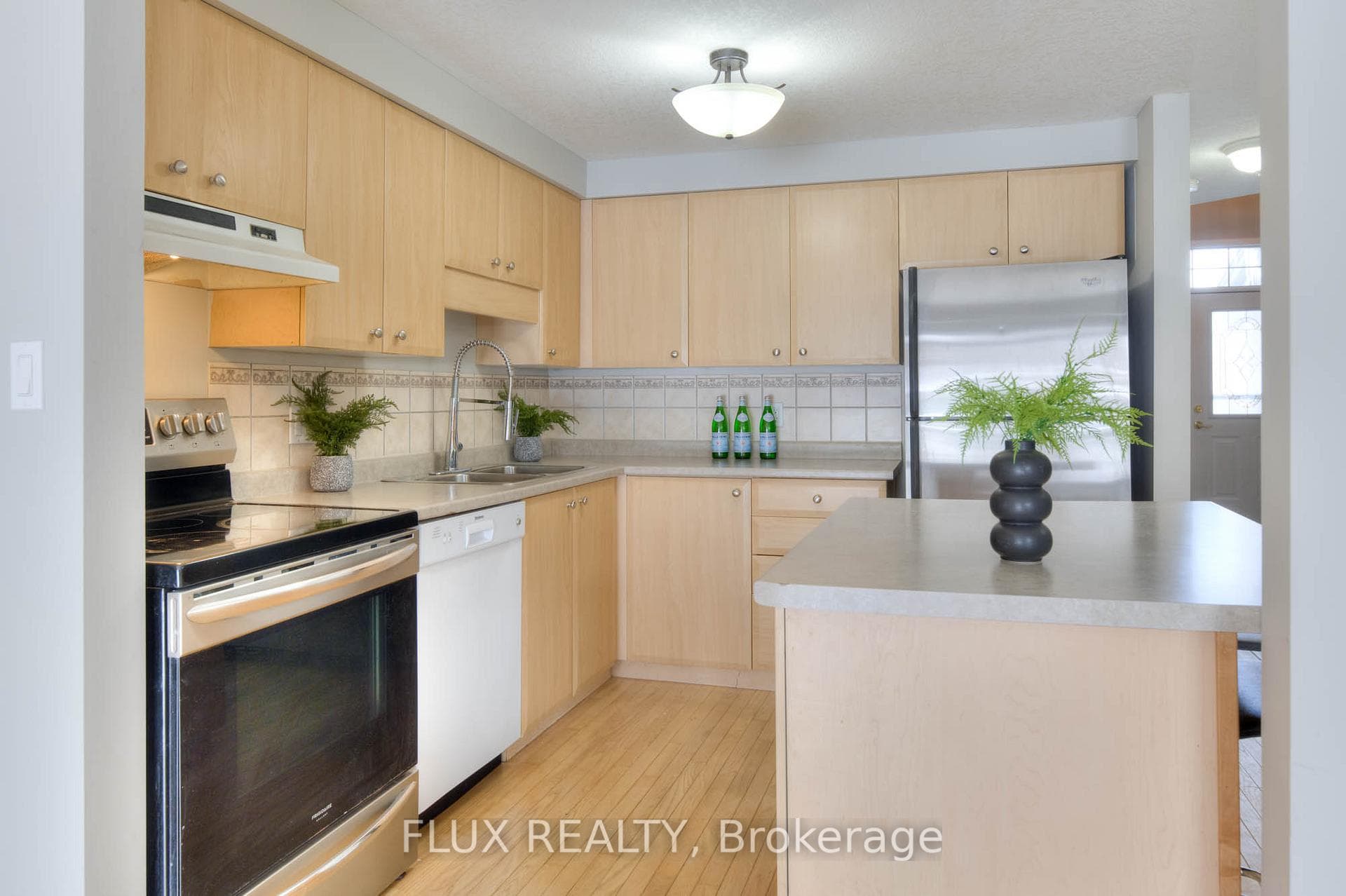 252 Activa Avenue photo 14