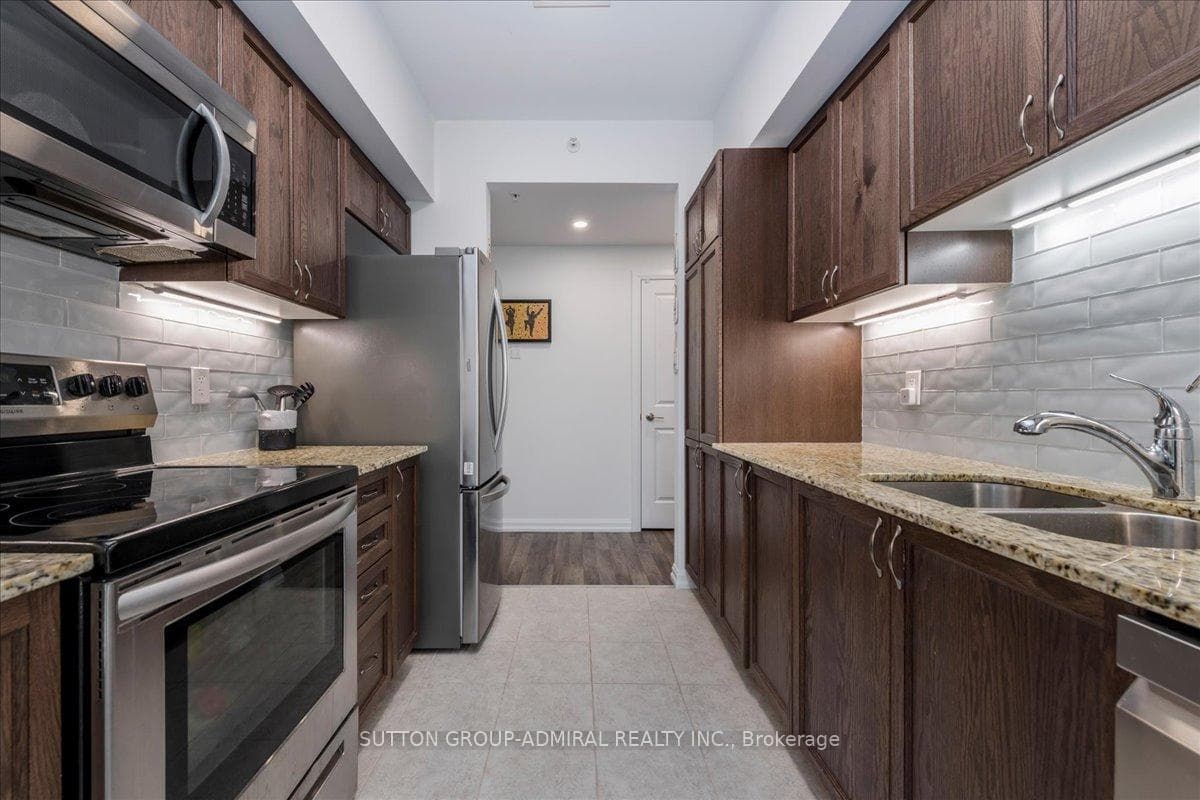 302 Essa Road Unit 418 photo 14