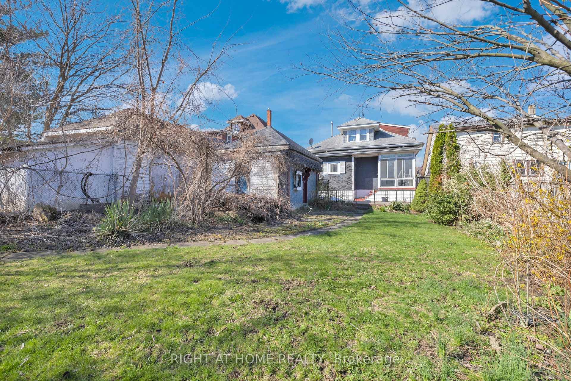 530-532 Campbell Avenue photo 30