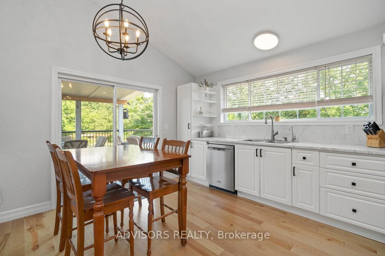 36 Rapids Road photo 10