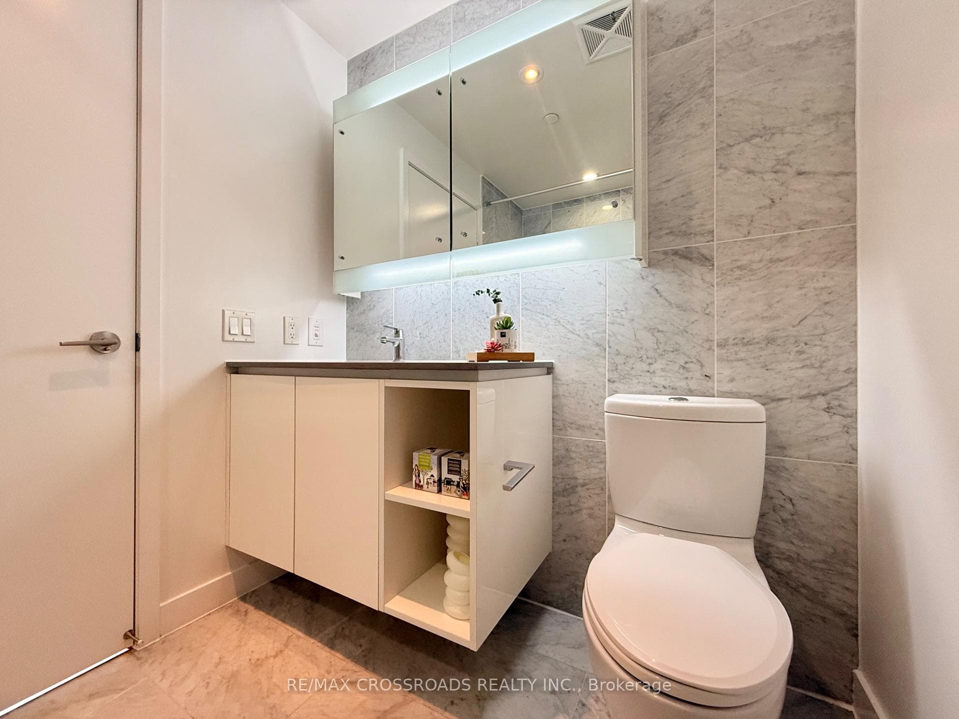 115 McMahon Drive Unit 1003 photo 21
