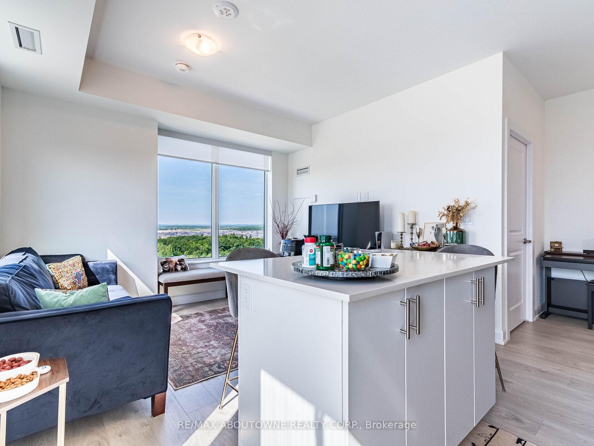 3200 William Coltson Avenue Unit 1203 photo 14