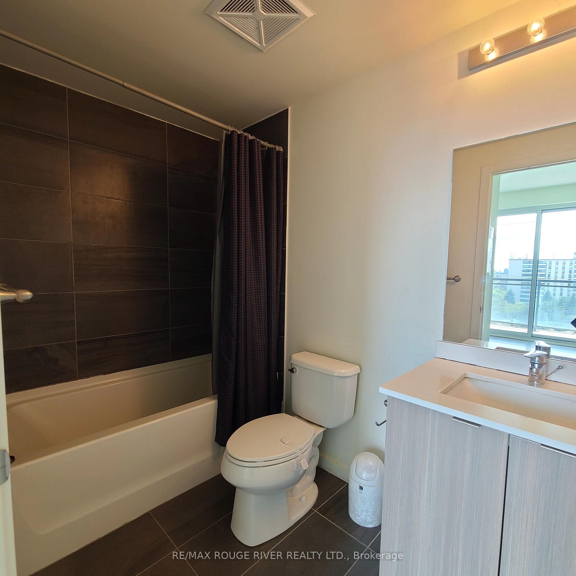 3237 Bayview Avenue Unit 910 photo 18