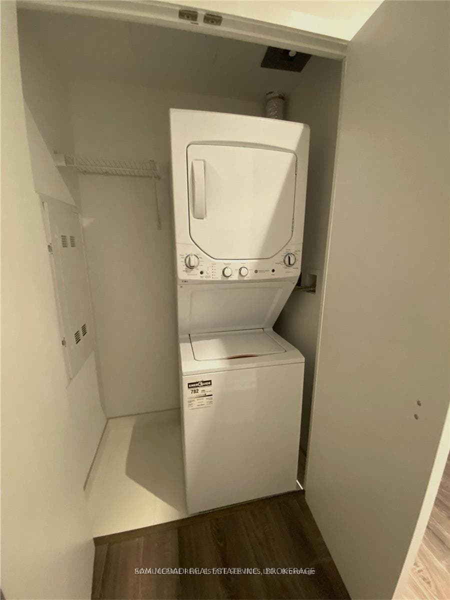 20 Edward Street Unit 704 photo 3