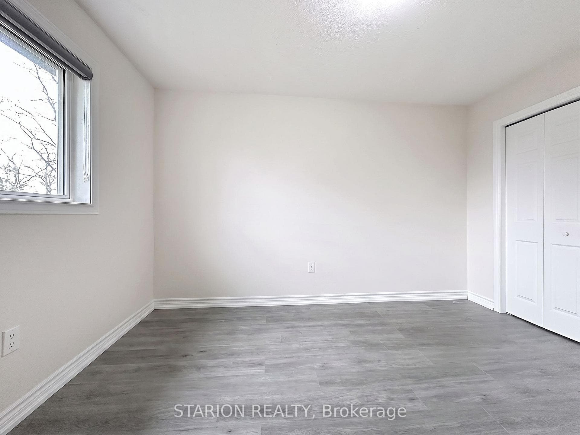 345 GLANCASTER Road Unit 13 photo 21