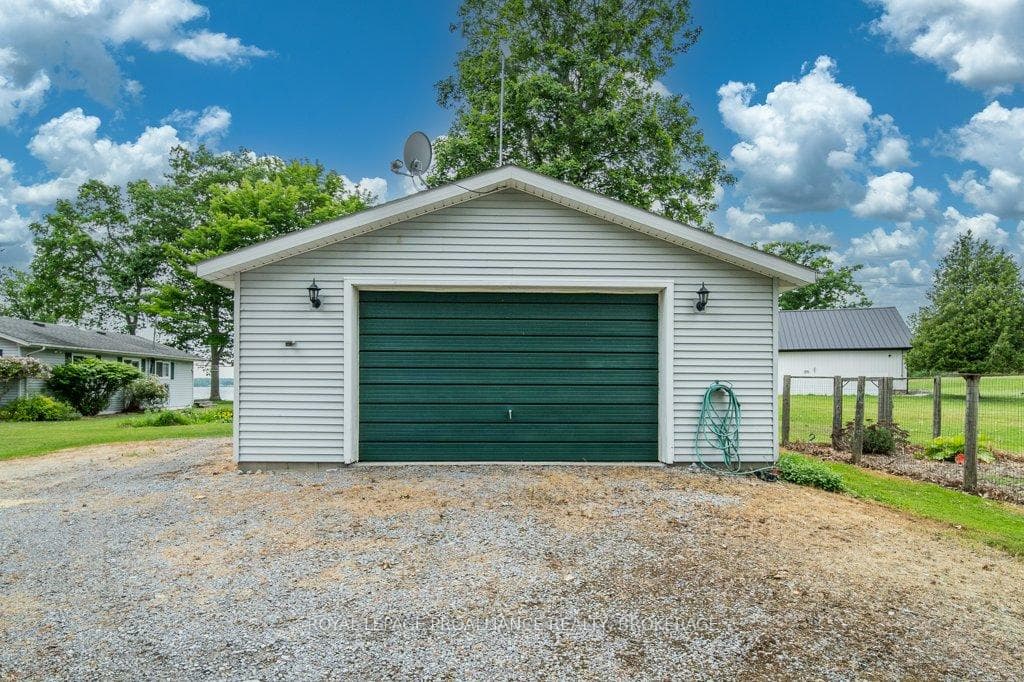 27 Berry Lane photo 34