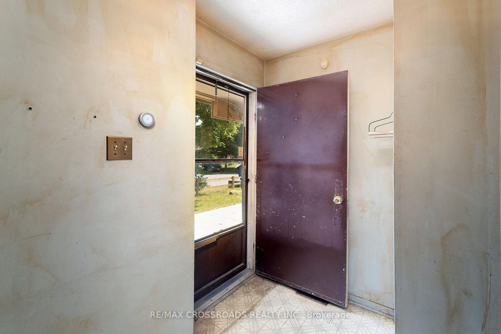 54 Omega Square photo 6