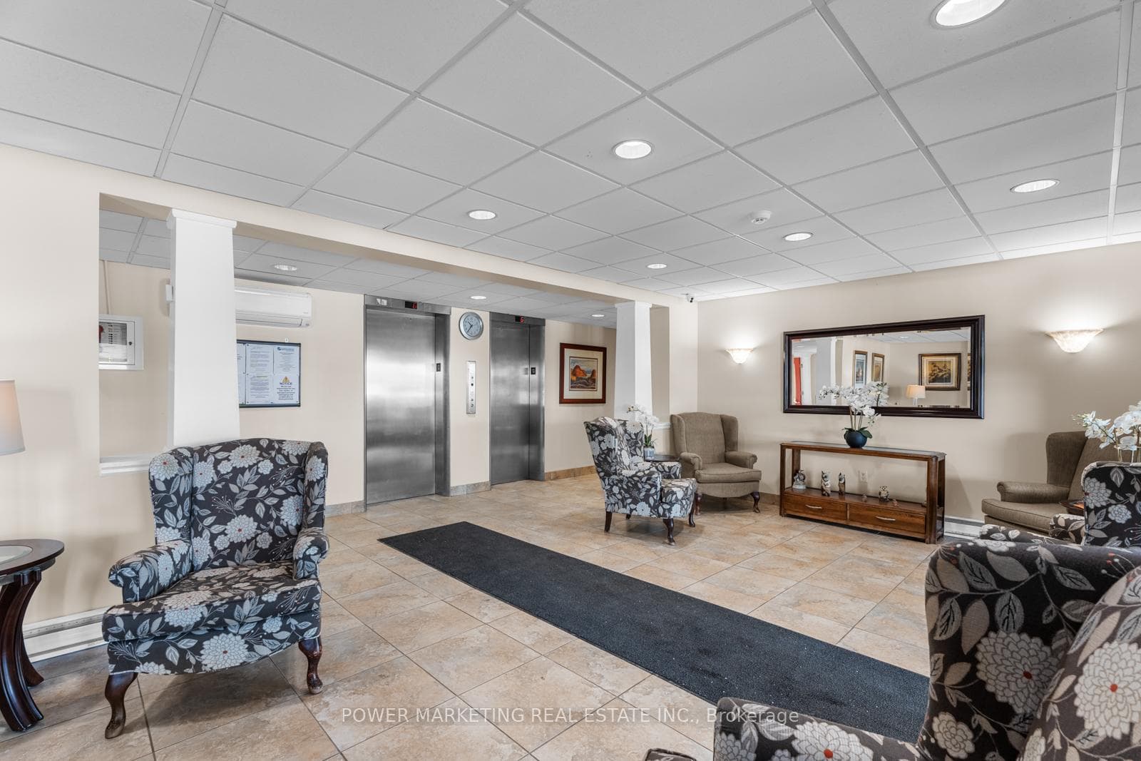 41 SUNSET Boulevard Unit 204 photo 5