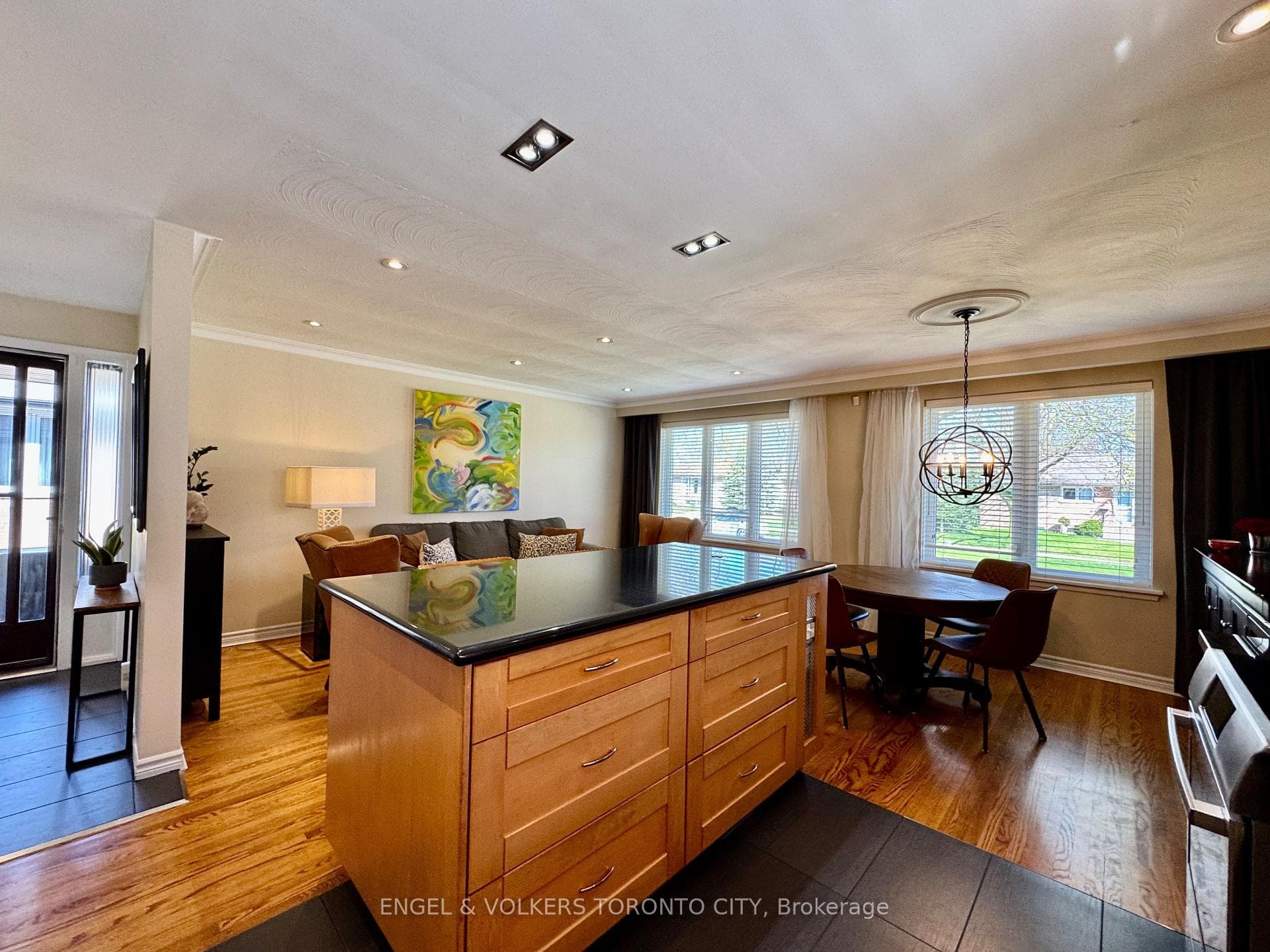 41 Paragon Road photo 25