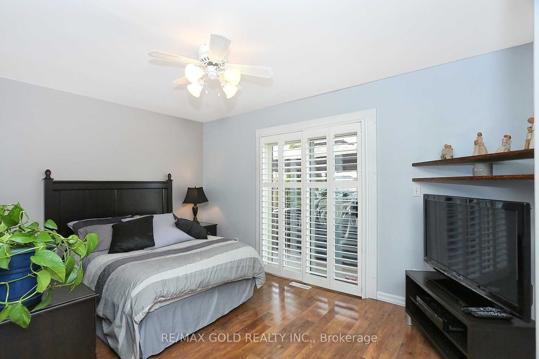 214 Athabasca Street photo 2
