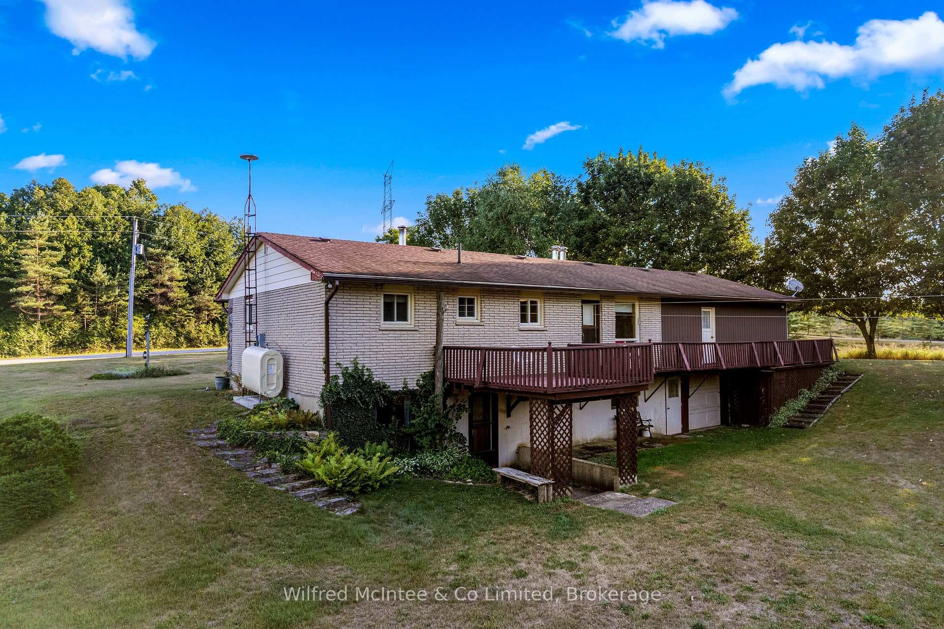 262663 Varney Road photo 1