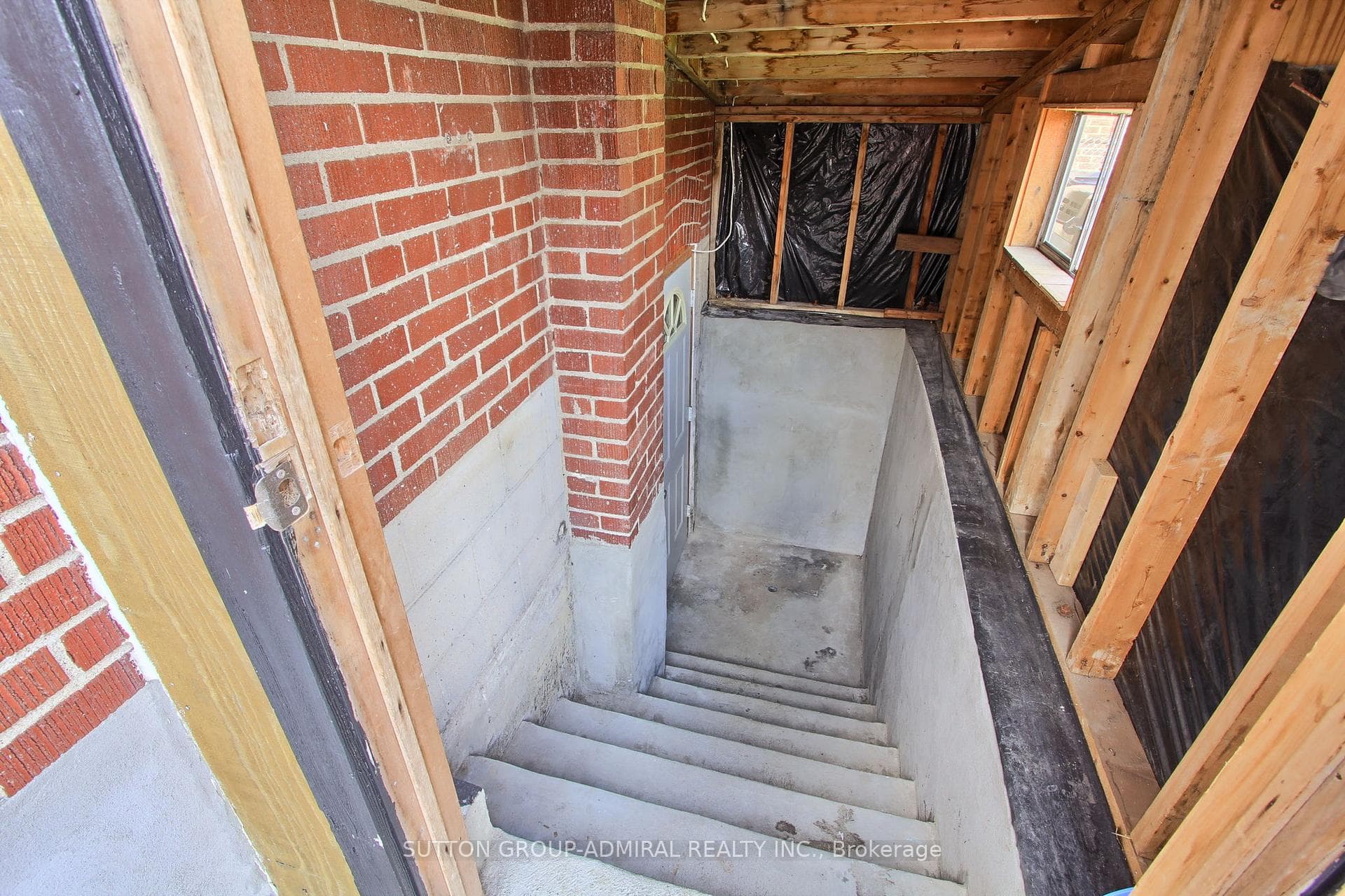 194 Cocksfield Avenue Unit BSMT photo 12