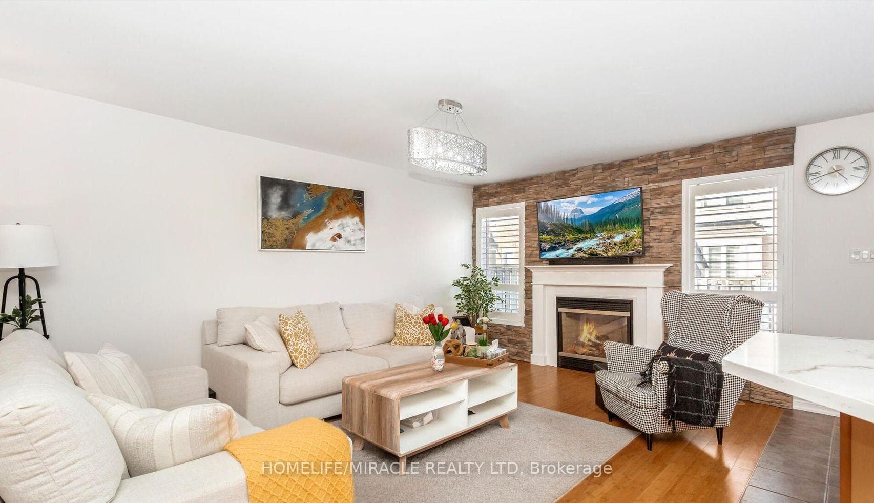 795 Howden Crescent photo 7