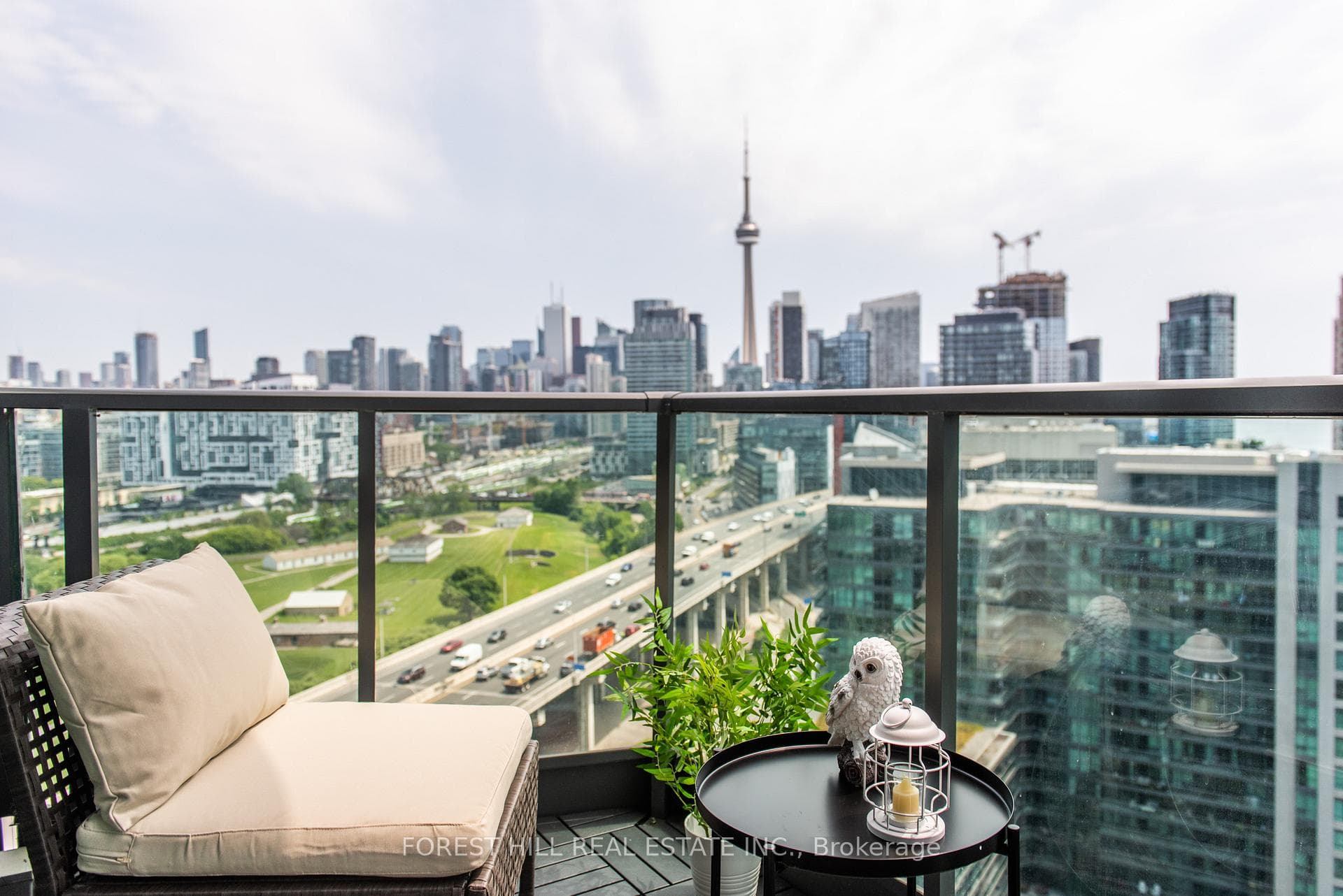 231 Fort York Boulevard Unit 2111 photo 12