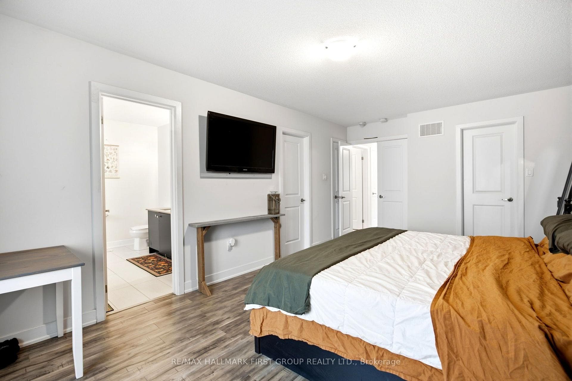 142 Vanier Street photo 19