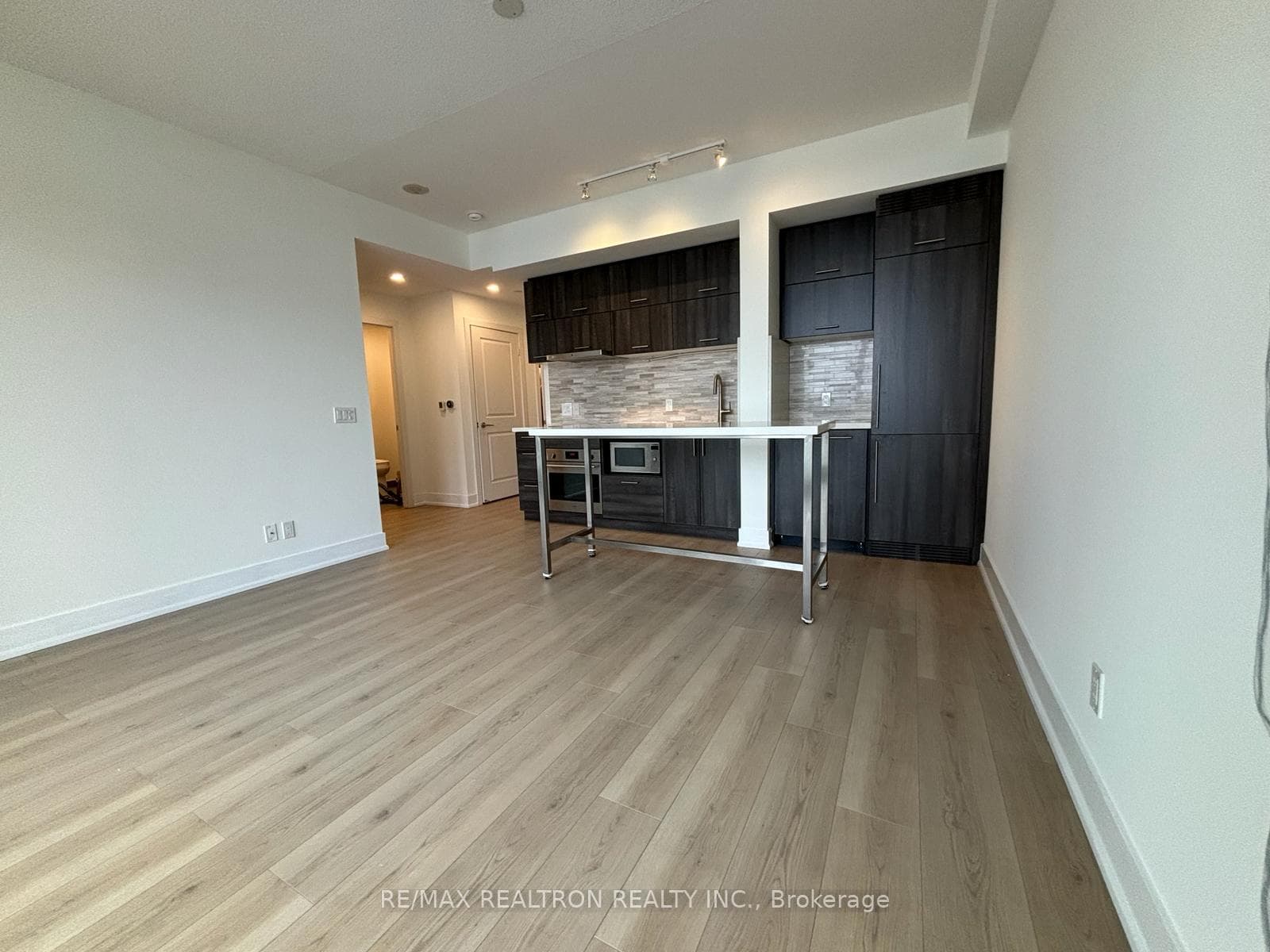 180 Enterprise Boulevard Unit 901 photo 4