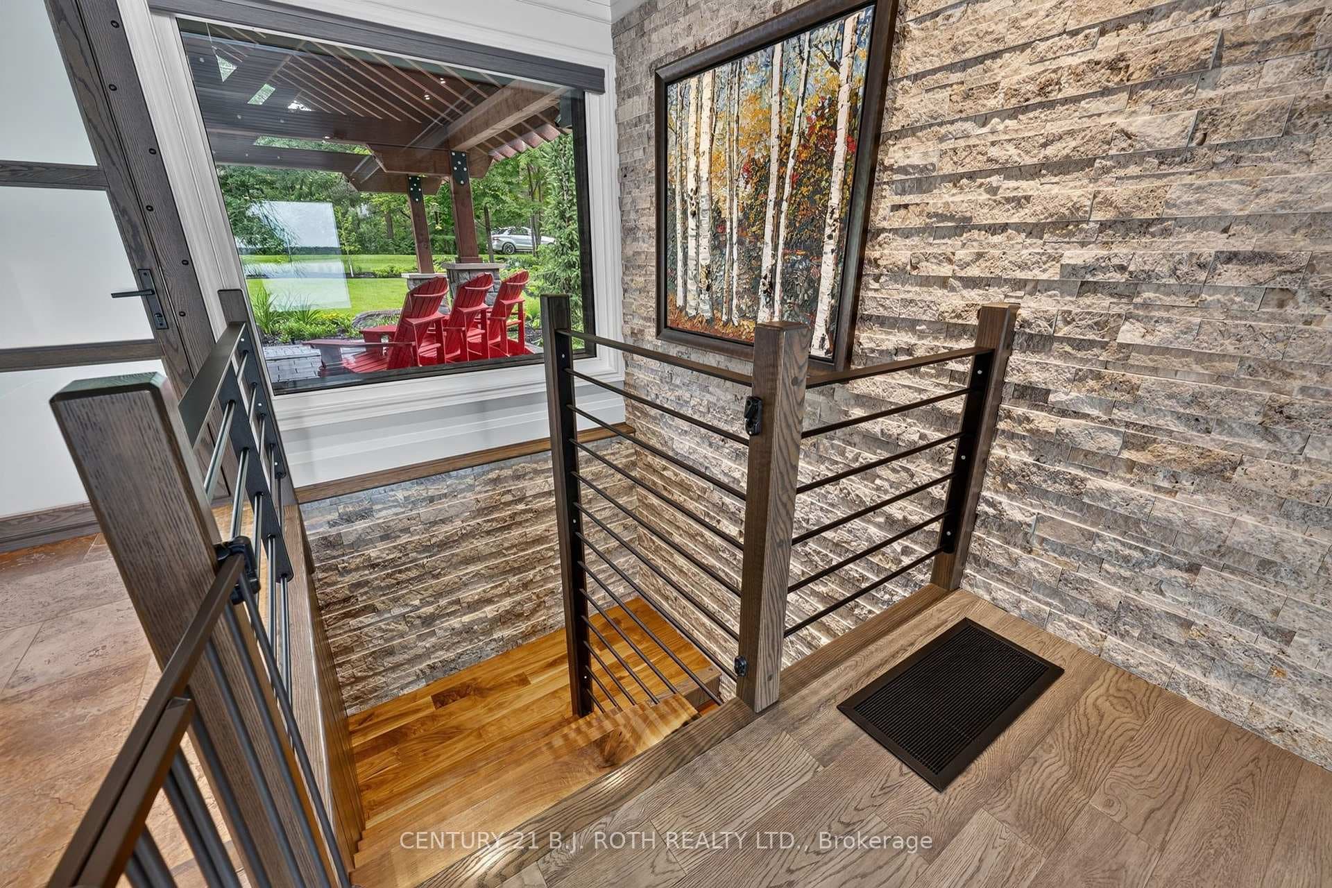 9 Barrie Terrace photo 29