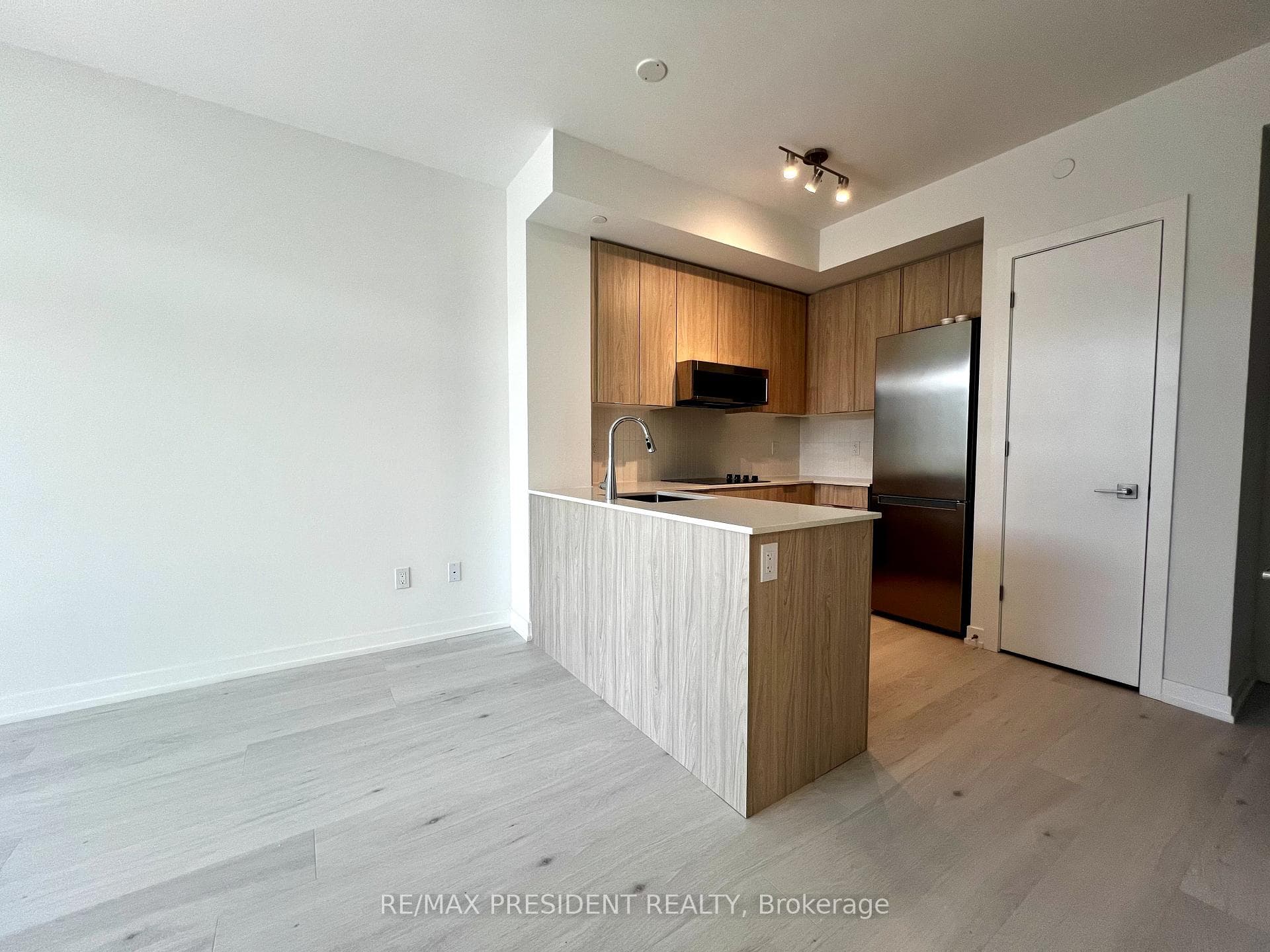 2501 Saw Whet Boulevard Unit 503 photo 13